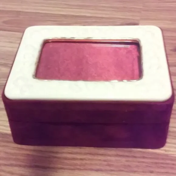 Jewelry Picture Box Burgundy White Holds Rings And More 6 1/2" x 5" x 3" W/Glass - Picture 2 of 5